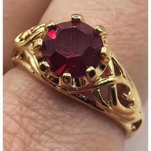 14K HGE Gold LIND Ring Prong Set Red Ruby Garnet Glass Ring Size 7.75